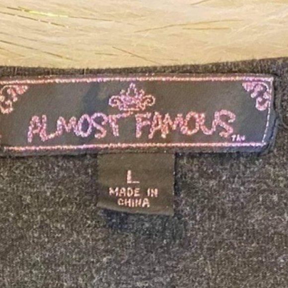 Almost Famous Woman's Sz L Top Gray & Black - Picture 5 of 6